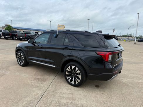 Certified 2025 Ford Explorer Platinum w/ LUX Leather Package AWD/4WD image 7
