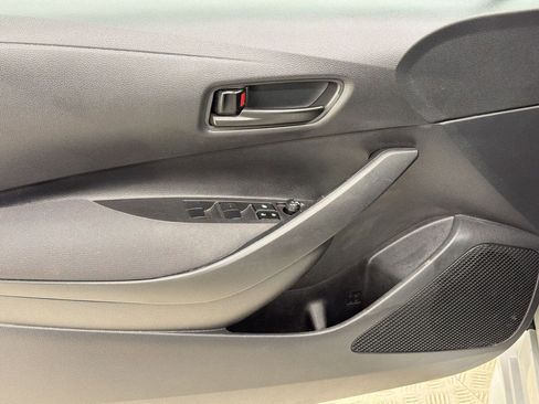 Used 2025 Toyota Corolla LE FWD image 13