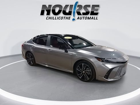 Used 2025 Toyota Camry XSE image 2