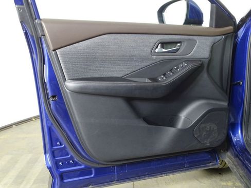 Used 2023 Nissan Rogue SV image 16