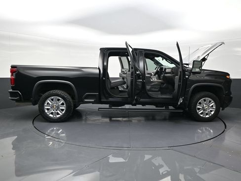 Used 2024 Chevrolet Silverado 2500 High Country w/ High Country Premium Package AWD/4WD image 26