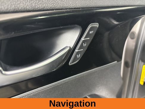 Used 2017 Kia Sorento SX image 10