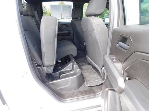 Used 2025 Chevrolet Colorado Trail Boss AWD/4WD image 25