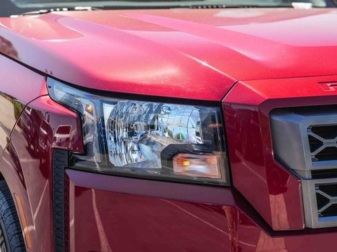 Used 2023 Nissan Frontier SV w/ Technology Package RWD image 4