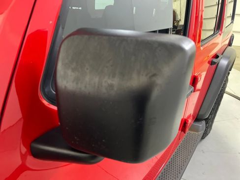 Used 2018 Jeep Wrangler Unlimited Sport S image 36