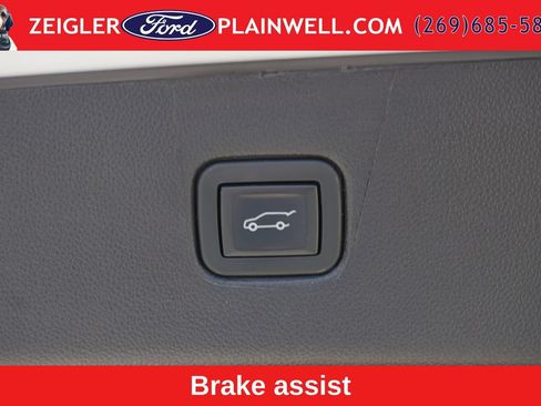 Used 2024 Chevrolet Blazer LT w/ Convenience Package FWD image 11