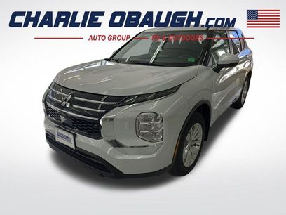 New 2025 Mitsubishi Outlander ES