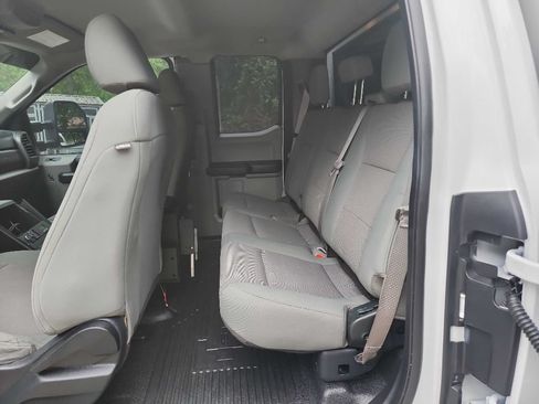Used 2018 Ford F250 XL w/ Power Equipment Group RWD image 32