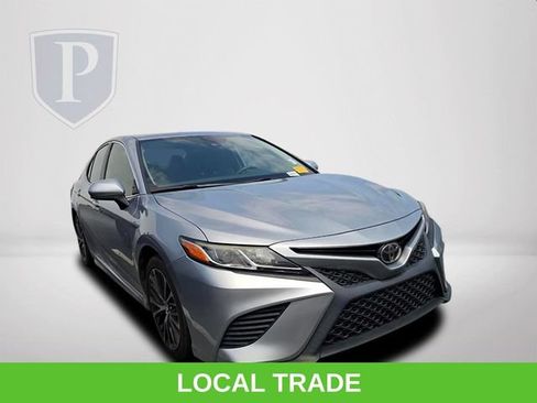 Used 2019 Toyota Camry SE FWD image 2