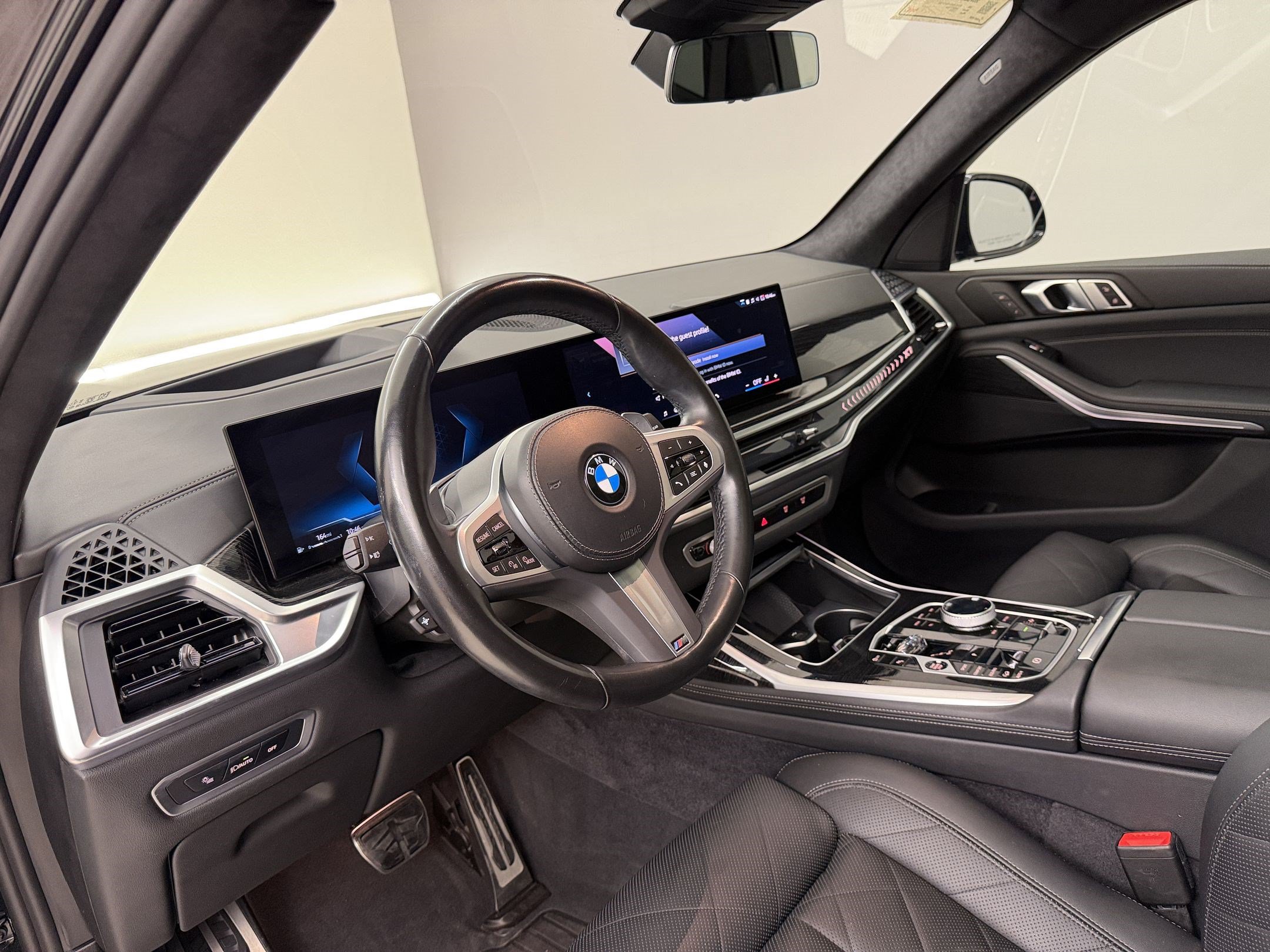 Certified 2024 BMW X7 xDrive40i w/ M Sport Package AWD/4WD image 4