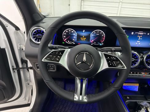 Used 2026 Mercedes-Benz GLB 250 image 15