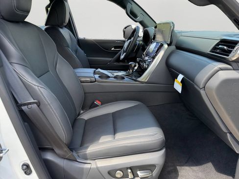 New 2026 Lexus LX 600 4WD w/ Luxury Package image 7