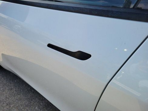 Used 2022 Tesla Model Y Performance image 8