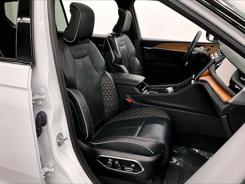 Used 2023 Jeep Grand Cherokee L Summit AWD/4WD image 8