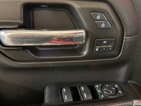 Used 2020 Chevrolet Silverado 2500 LTZ w/ LTZ Convenience Package image 39