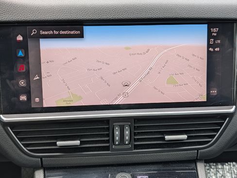 Used 2022 Porsche Cayenne AWD/4WD image 23
