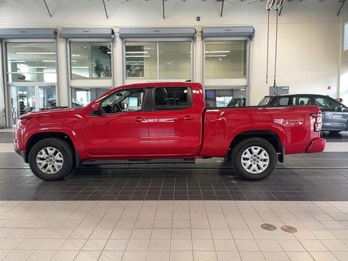 Used 2023 Nissan Frontier SV w/ Technology Package image 3