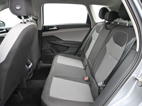 Used 2024 Volkswagen Taos S image 8