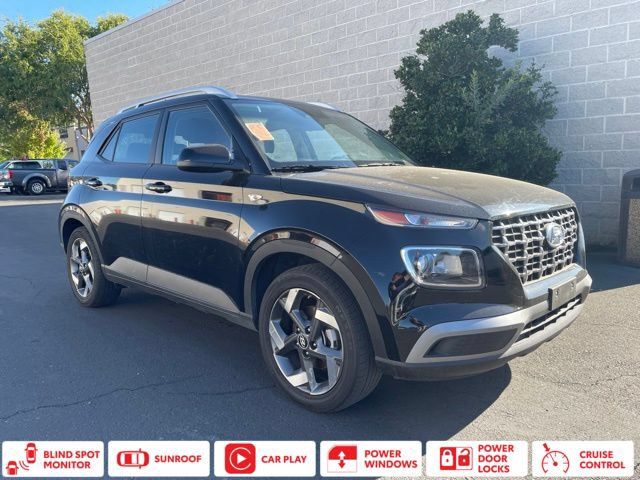 Used 2025 Hyundai Venue SEL FWD image 1