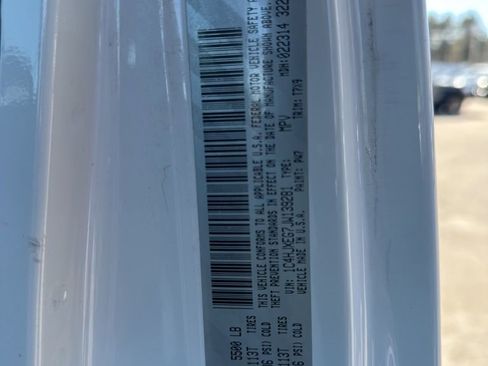 Used 2018 Jeep Wrangler Unlimited Sahara image 30