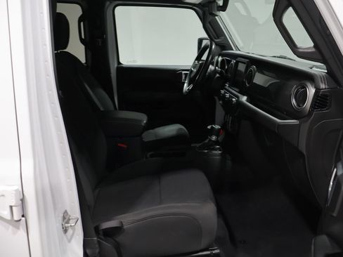 Used 2021 Jeep Gladiator Overland AWD/4WD image 20