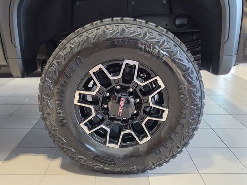 New 2026 GMC Sierra 2500 AT4X w/ LPO, Black Badging Package AWD/4WD image 32