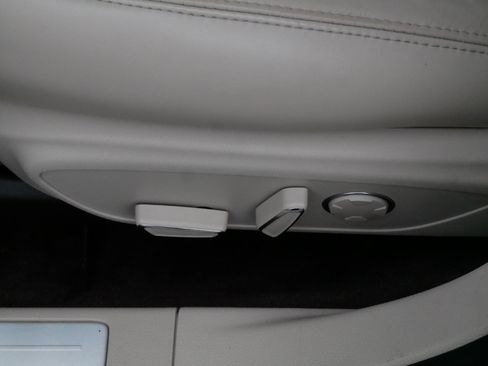 Used 2018 Lincoln MKZ Reserve FWD image 20