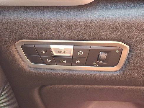 Used 2022 BMW X5 xDrive40i w/ Premium Package image 25