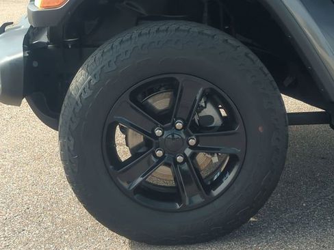 Used 2021 Jeep Wrangler Unlimited Sahara image 10