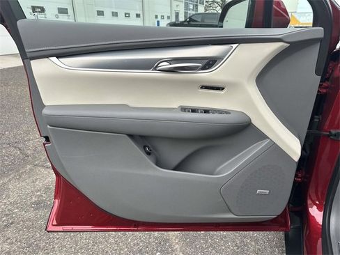 Certified 2022 Cadillac XT5 Premium Luxury image 17