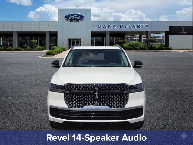 New 2027 Lincoln Navigator Premiere RWD image 7