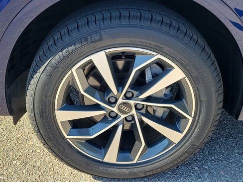 Certified 2022 Audi Q5 2.0T Premium w/ Convenience Package image 9