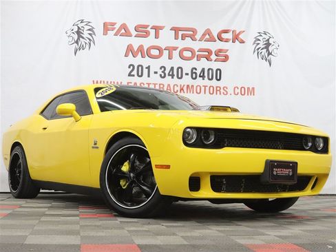 Used 2018 Dodge Challenger R/T Scat Pack RWD image 6