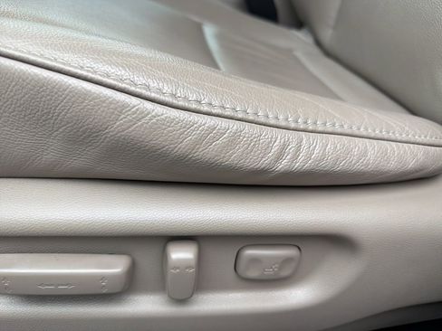 Used 2022 Honda Pilot Touring image 6