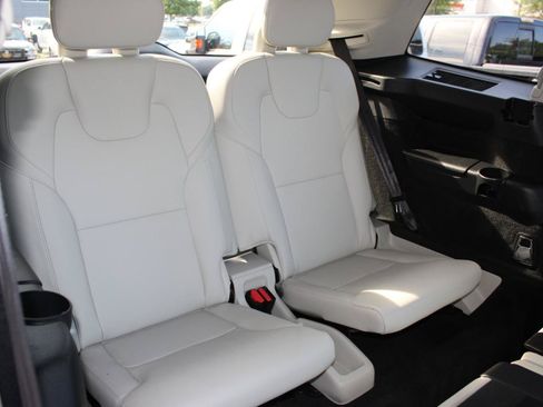 Used 2016 Volvo XC90 T6 Momentum w/ Protection Package Plus AWD/4WD image 21