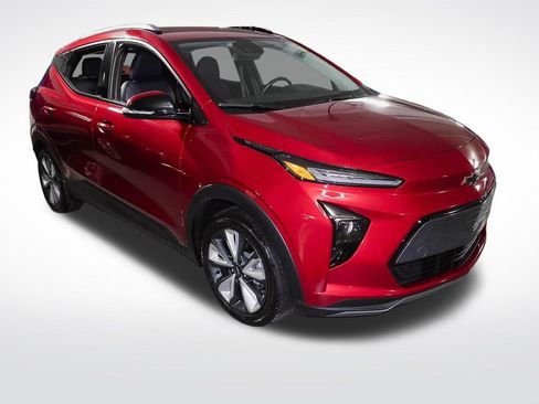 Used 2023 Chevrolet Bolt EUV LT w/ Convenience Package image 3