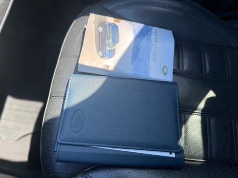 Used 2016 Land Rover Range Rover Sport HST image 27