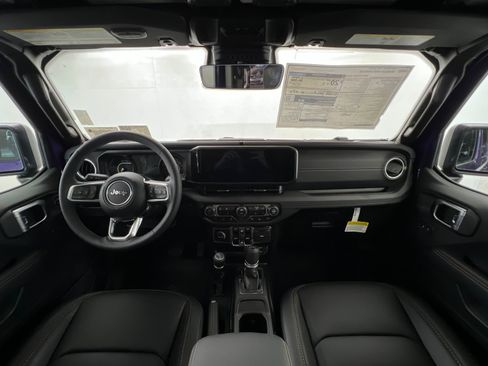 New 2026 Jeep Wrangler Unlimited Sahara w/ Whitecap Package AWD/4WD image 9