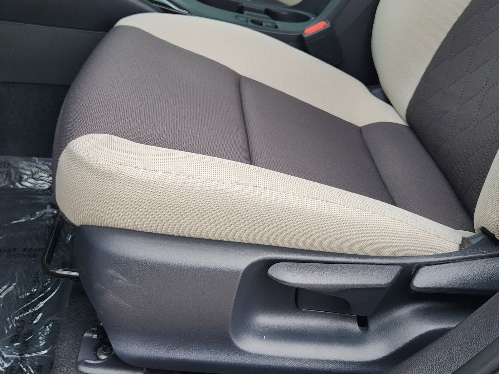 Used 2026 Toyota Corolla LE FWD image 31