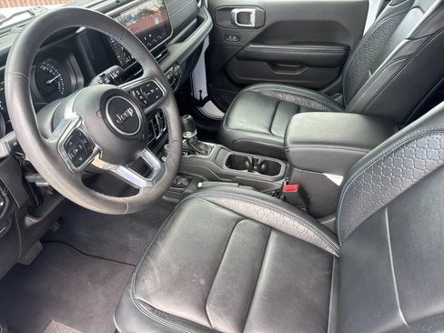 Used 2024 Jeep Wrangler High Altitude AWD/4WD image 10