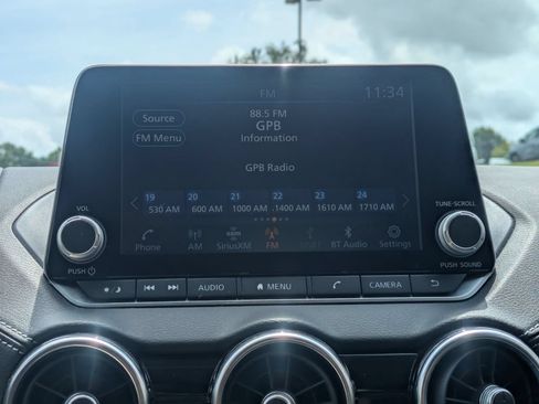 Used 2025 Nissan Sentra SV FWD image 19