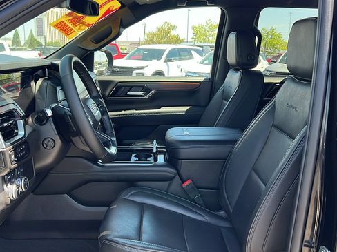 Certified 2025 GMC Yukon XL Denali AWD/4WD image 34