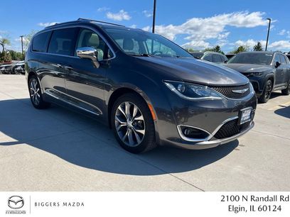 Used 2018 Chrysler Pacifica Limited w/ Tire & Wheel Group