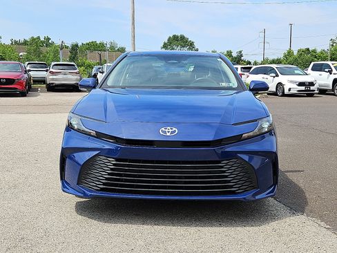 Used 2025 Toyota Camry LE w/ Convenience Package FWD image 2