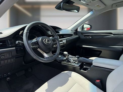 Used 2017 Lexus ES 350 w/ Accessory Package 2 FWD image 11