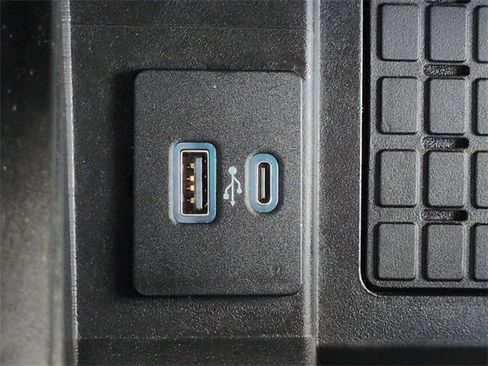 Certified 2023 Ford Expedition Max Platinum image 24