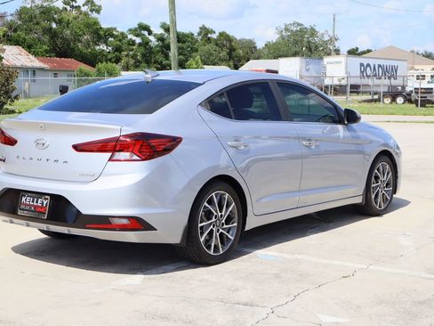 Used 2020 Hyundai Elantra Limited w/ Ultimate Package 03 FWD image 9