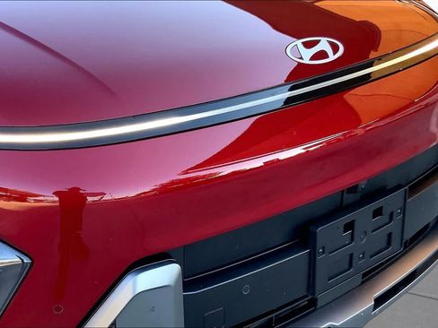 Used 2025 Hyundai Kona Limited FWD image 32