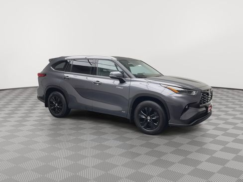 Used 2021 Toyota Highlander XLE image 41