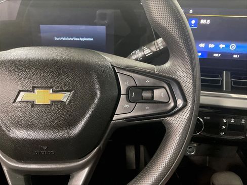 Used 2024 Chevrolet Trax LT image 23